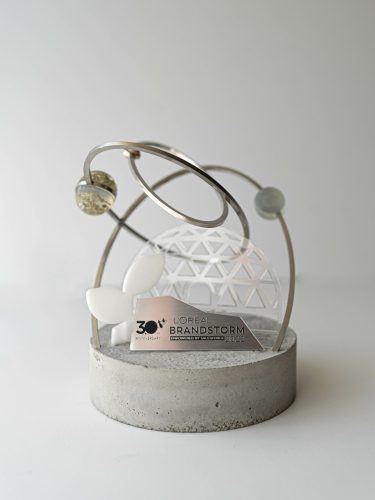 cosmic_najdesign_loreal_handmade_trophy_waste_eco